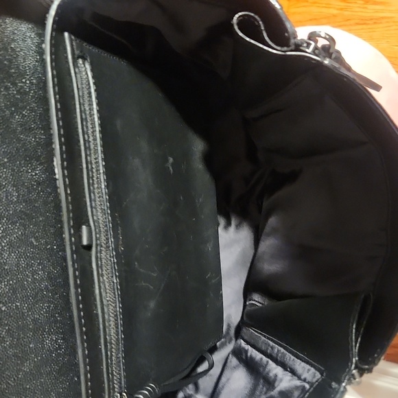 A purse - Picture 4 of 5